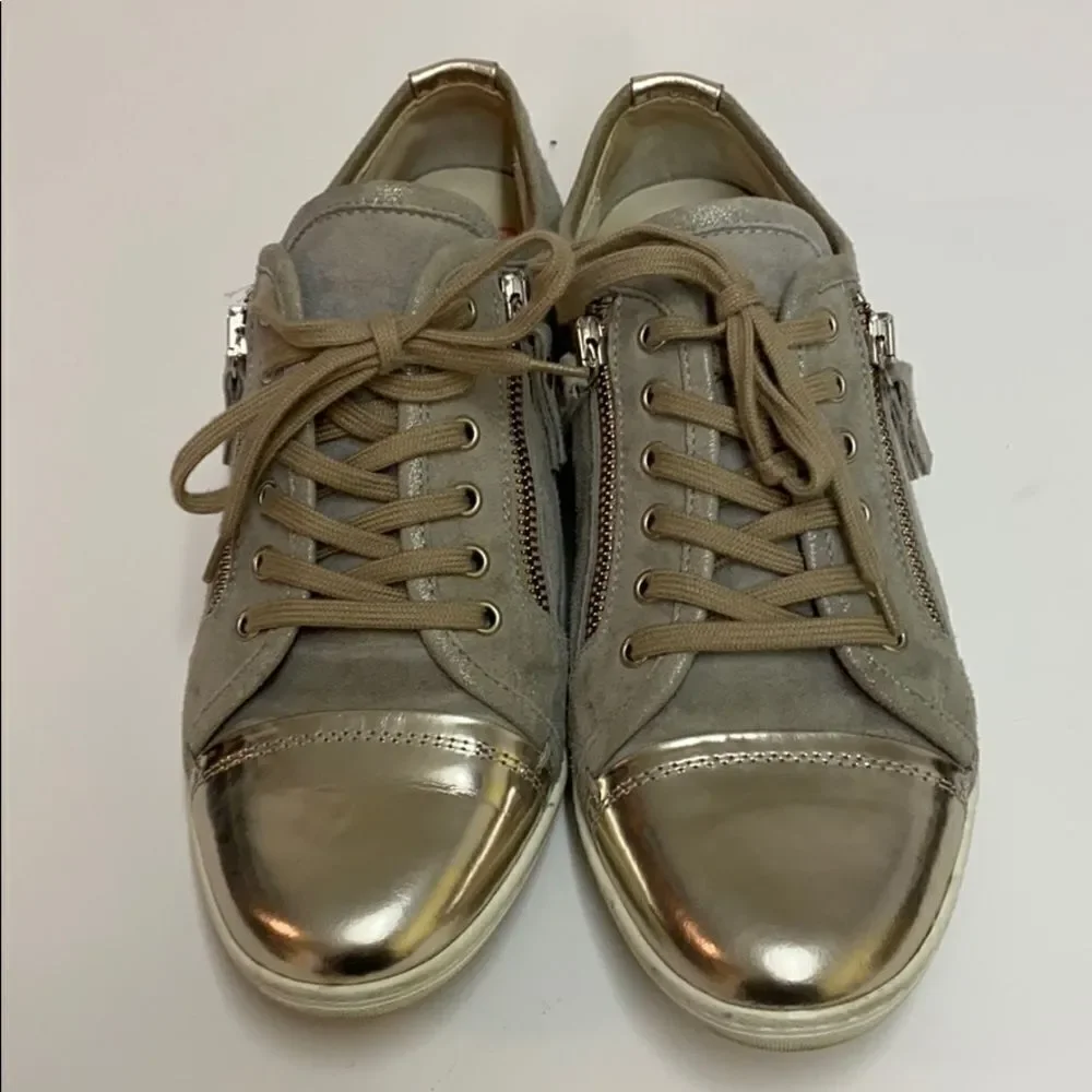 AGL,‎ Metallic Cap Toe Zip Sneaker size 8/38 A17